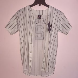 Derek Jeter’s Yankees Shirt